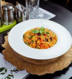 JAYS RESTAURANT AND LOUNGE