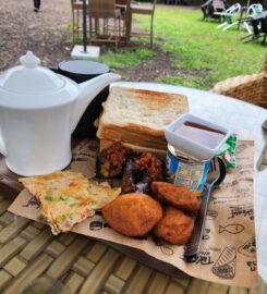 Resident kitchen & Bar