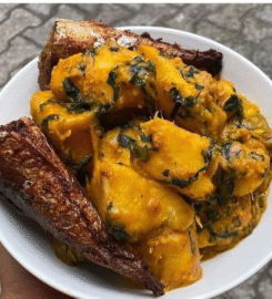 Resident kitchen & Bar